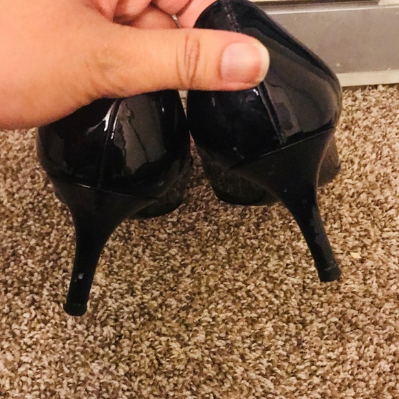 Prada Black Patent Pumps Size 38.5 - Picture 4 of 8